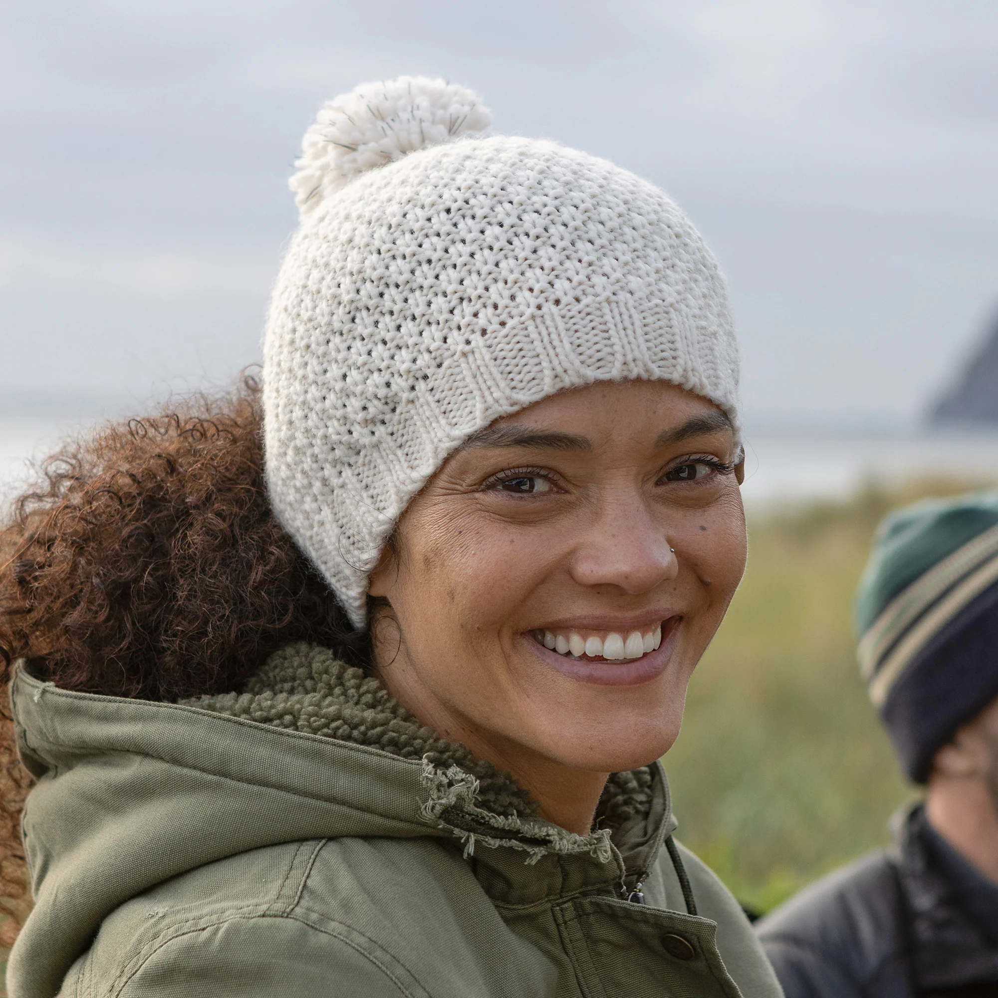 Glissade Ponytail Beanie - Image 2